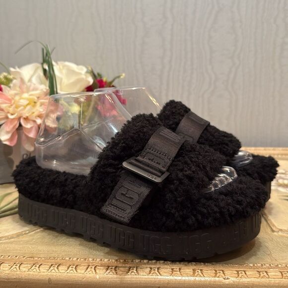 UGG Fluffita Slide Sandals Black Women’s Sz 7 - Picture 2 of 16